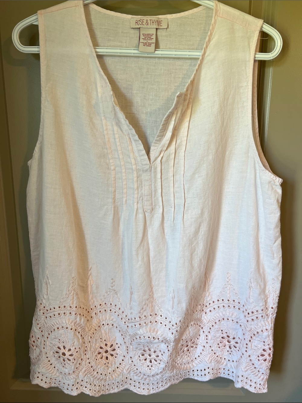 Linen Blend Sleeveless Tunic Blouse Pintuck Detailing Eyelet Hem Split V-Neck